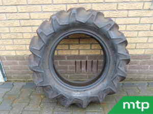 Tractor tire 9.5-18 used