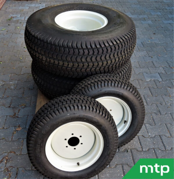 Set of lawn tires with rims first assembly