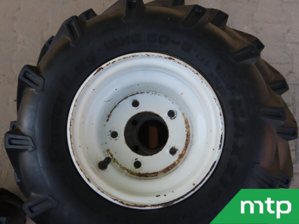 Set of industrial tires with rims - Image 2