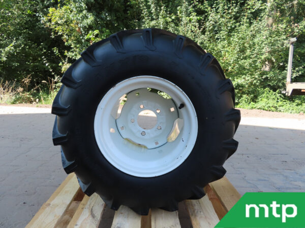 Set of industrial tires with rims - Image 13