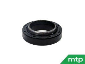 Front axle seal vertical Kubota L1