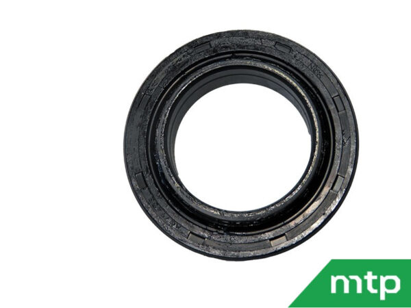 Front axle seal vertical Kubota L1 - Image 2