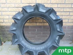 Set of rims with lawn tires Shibaura ST330/ST333