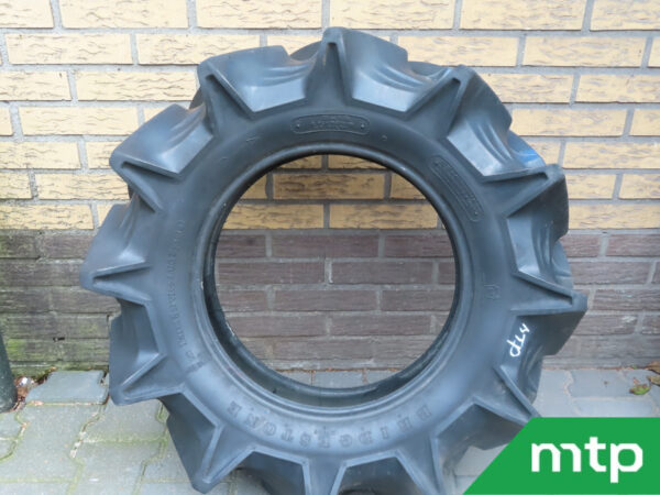 Set of rims with lawn tires Shibaura ST330/ST333