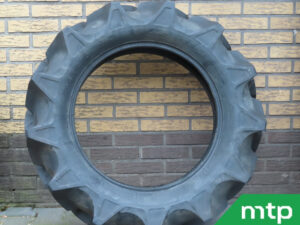 Industrial tire 18x8.5-10 used