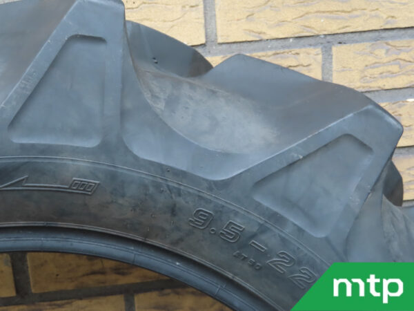 Industrial tire 18x8.5-10 used - Image 2