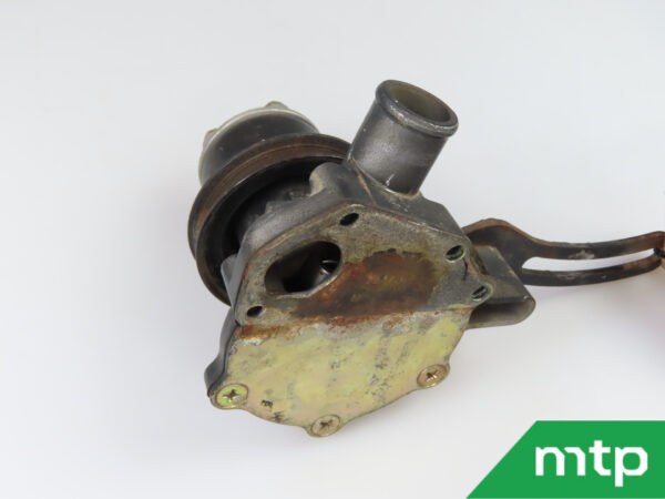 Water pump Shibaura SX24 used - Image 3