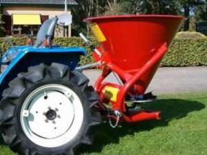 Fertilizer spreader