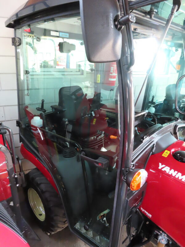 Lochmann cabinedeur Yanmar SA Rechts eerste montage - Image 3
